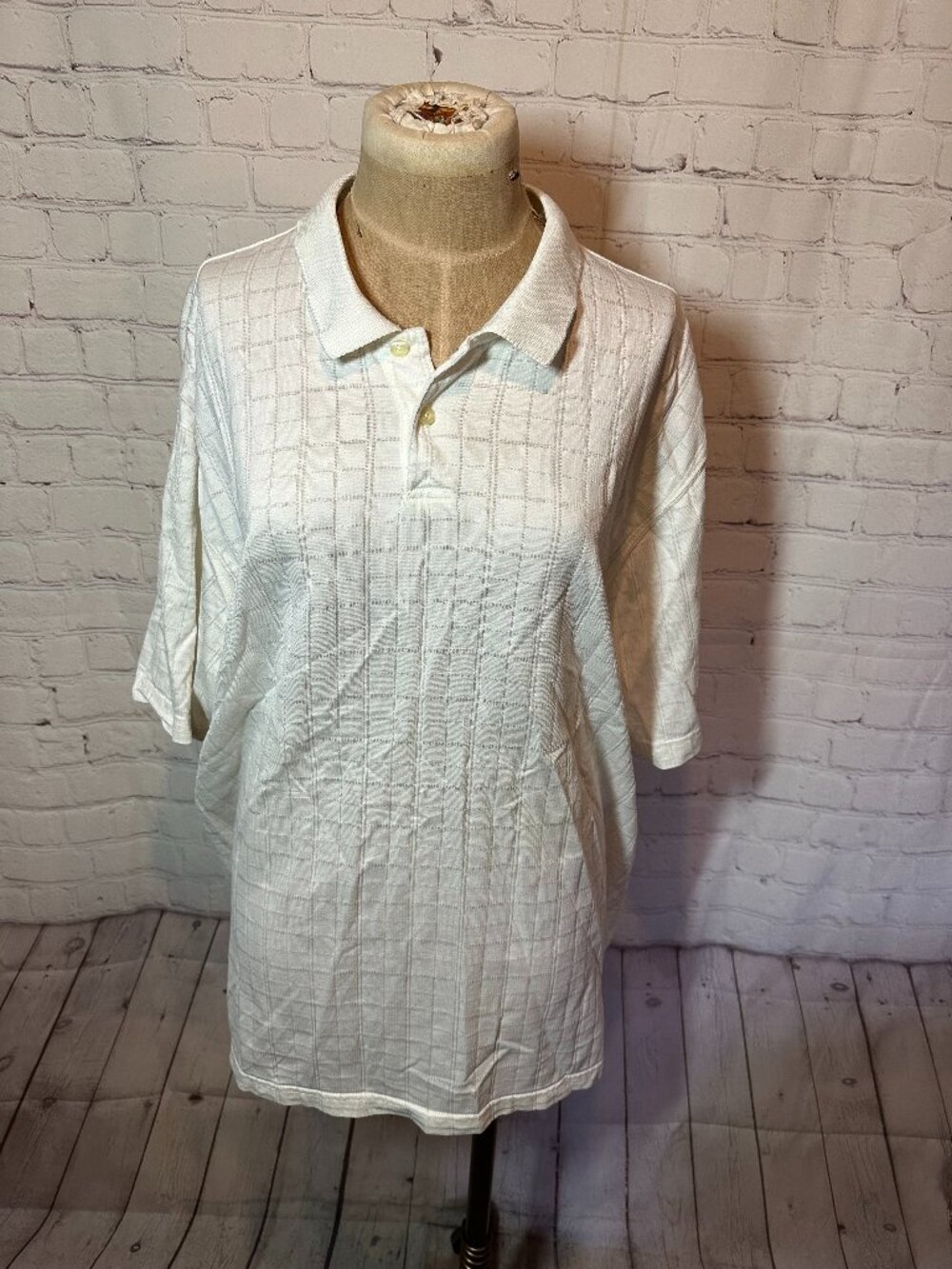 White Checked Short Sleeve Polo Size XL Van Heusen